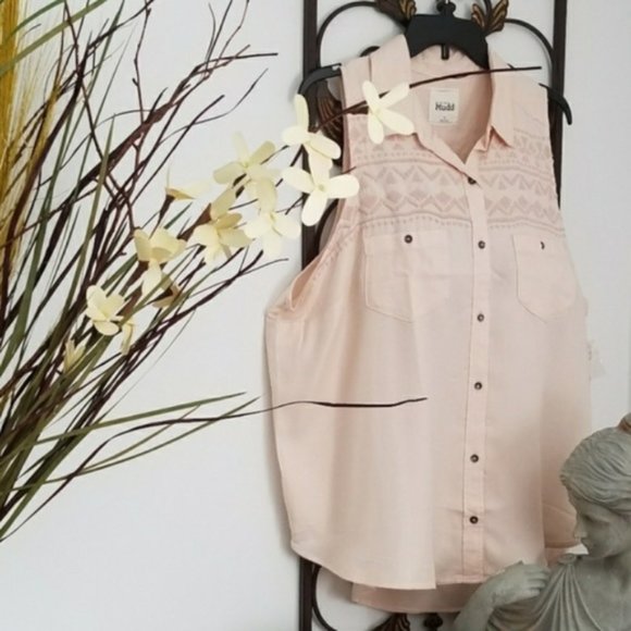 Mudd Tops - NEW * Mudd Top Button Aztec Embroidered Peach 1X